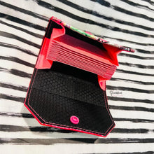 Load image into Gallery viewer, 10 Card Slot Accordion Wallet Insert