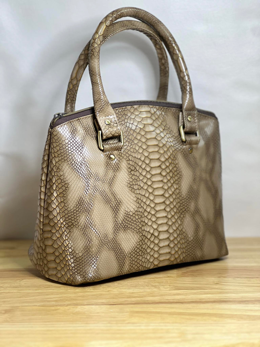 Lóngshēn Desert Dune & Gold Vinyl (Half Yard)