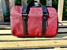 Load image into Gallery viewer, LINEN OXFORD - Red &amp; Black
