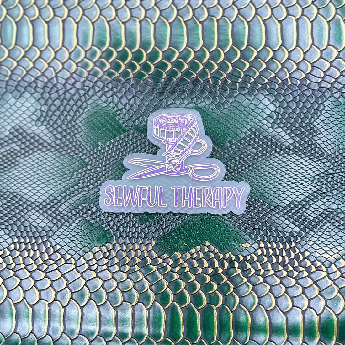Lóngshēn Dark Jade & Gold Vinyl (Half Yard)